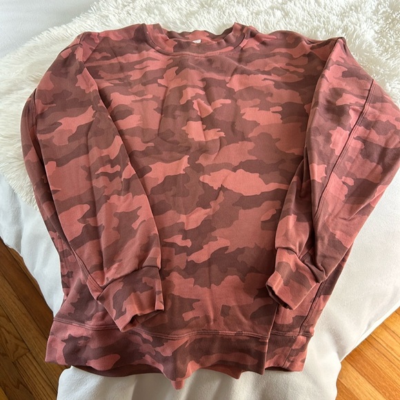 Size 4 Lululemon pink camo sweatshirt - Picture 1 of 4